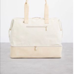 I’ll post more photos but the price reflects me wanting to get rid of it